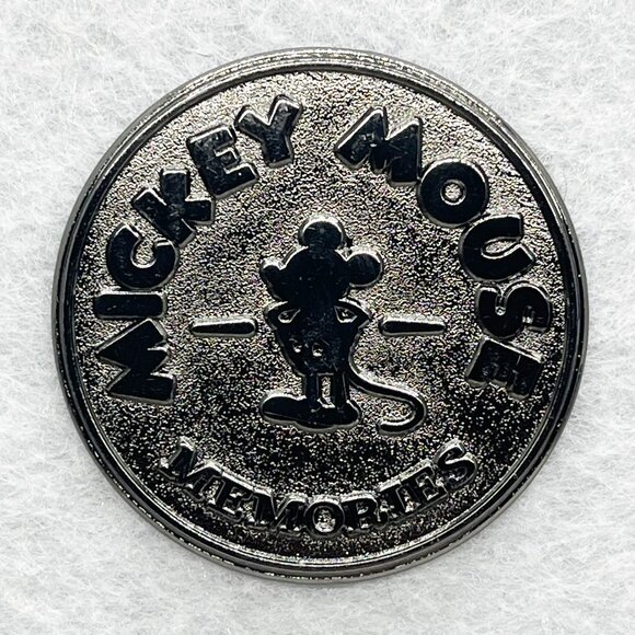 🔮 5/$25 Disney‎ Store Mickey Mouse Memories Pin - Picture 1 of 2